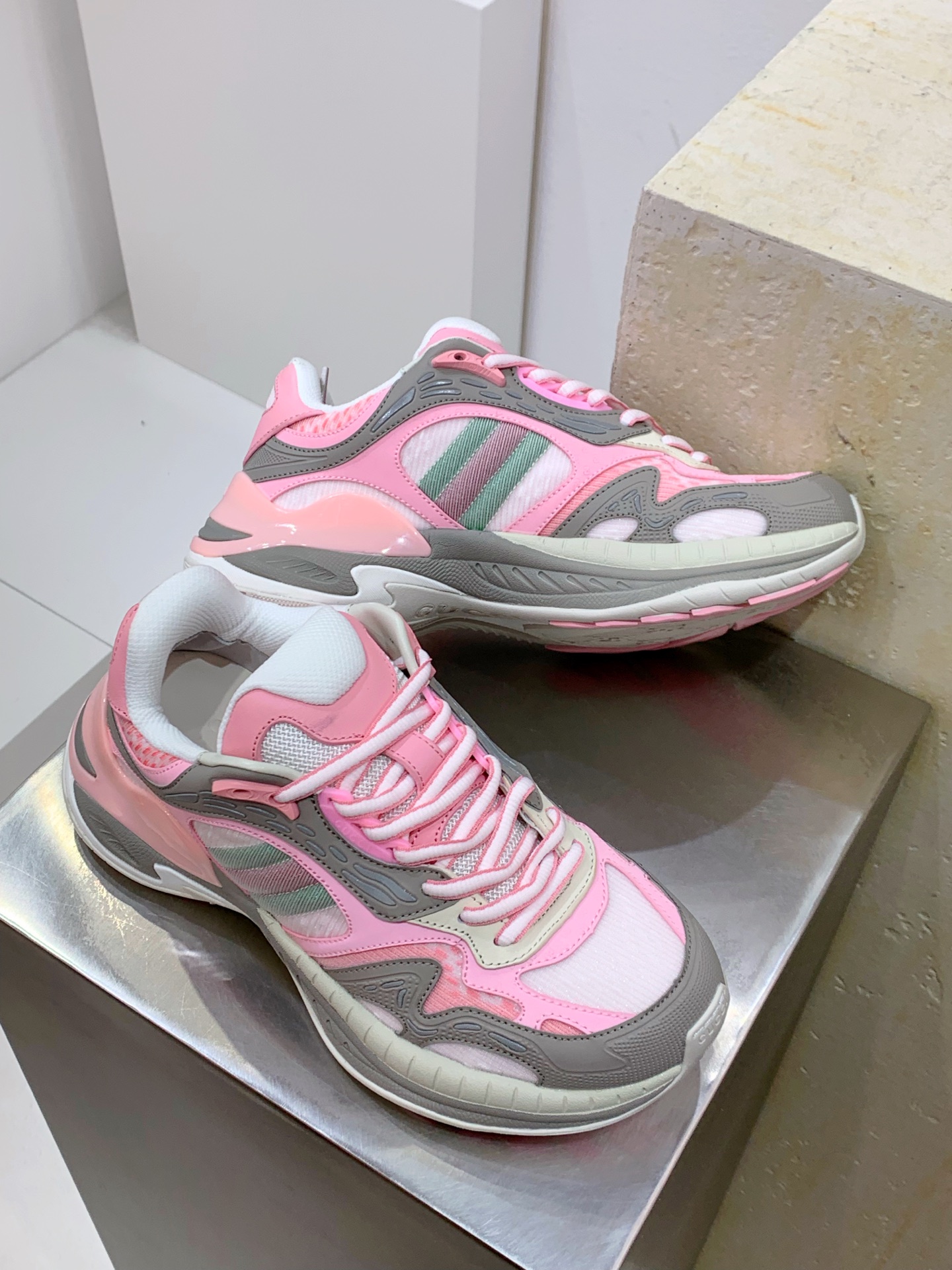 Gucci Female Leather Shoes L-s