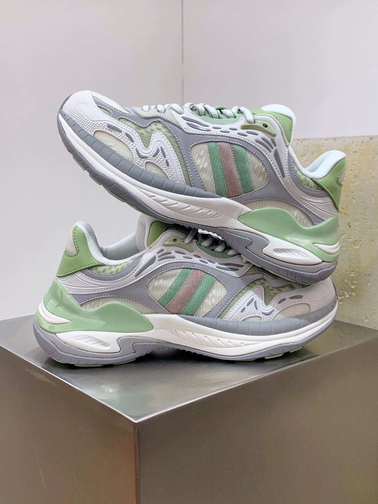 Gucci Female Leather Shoes L-s