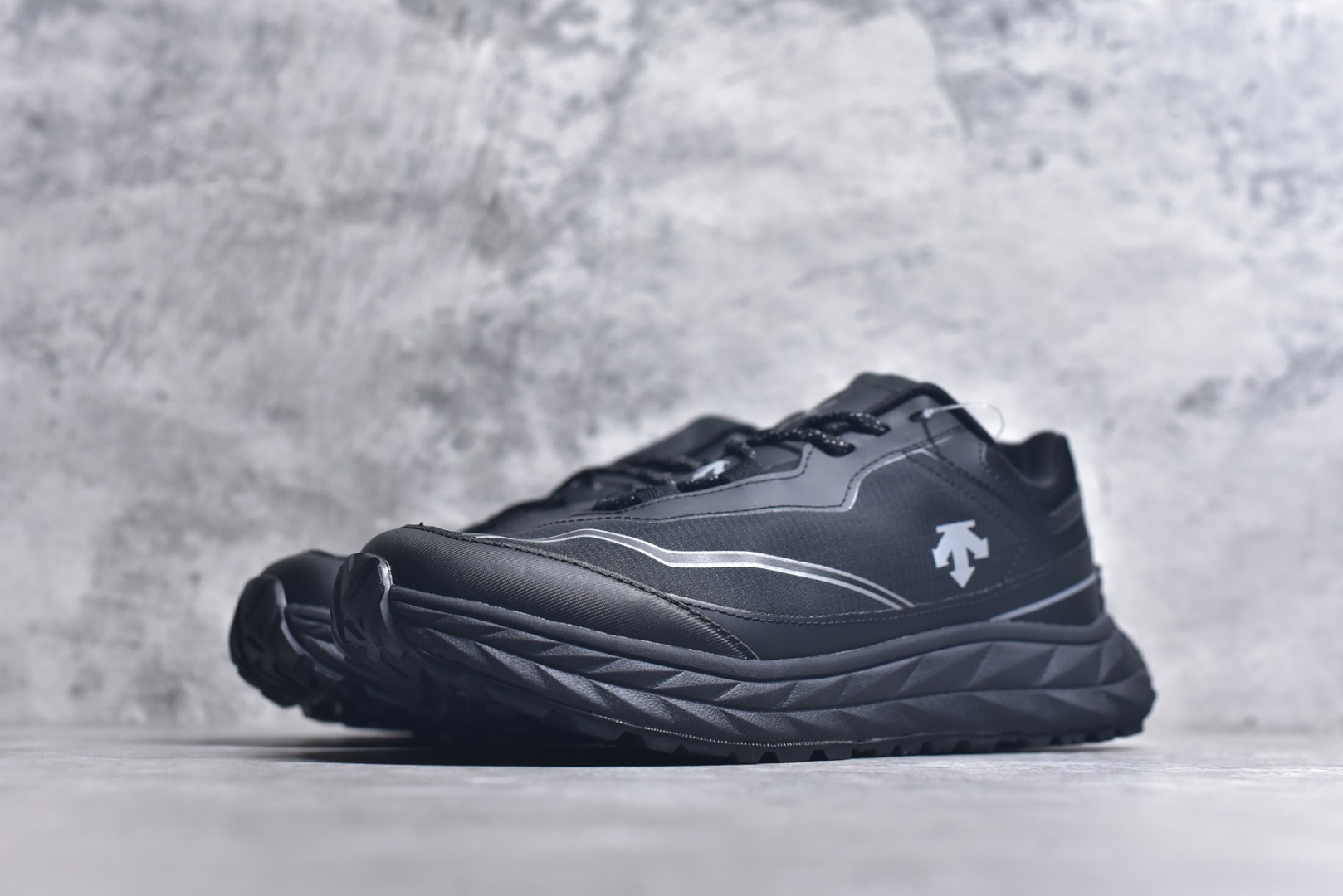 Descente Female Sneakers S