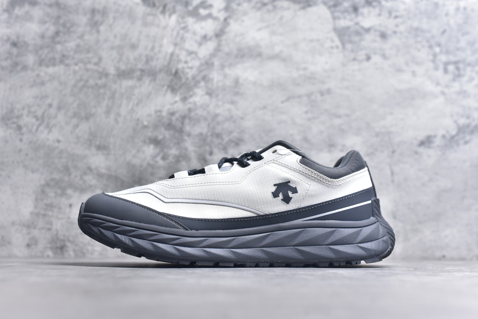 Descente Female Sneakers S