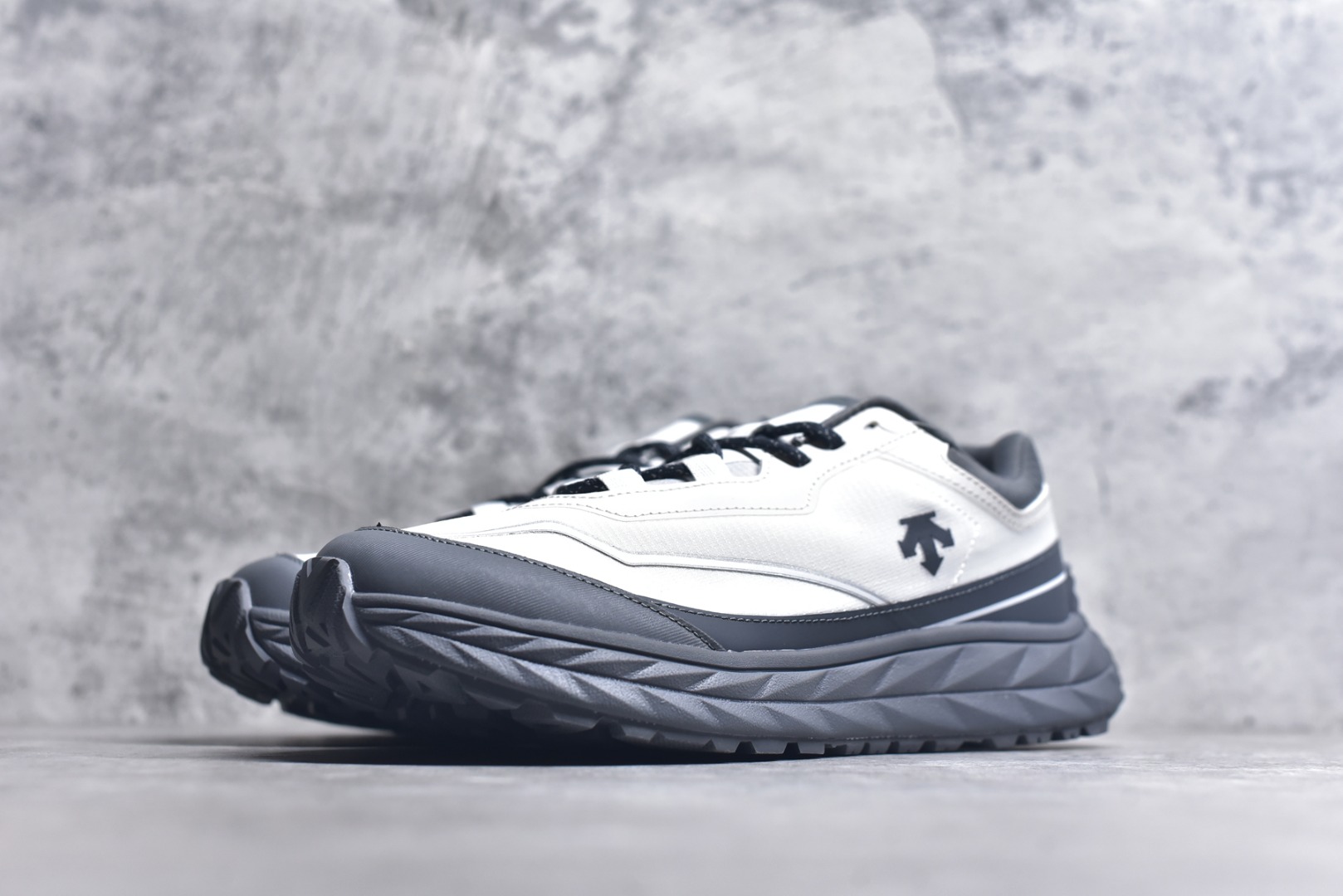 Descente Female Sneakers S