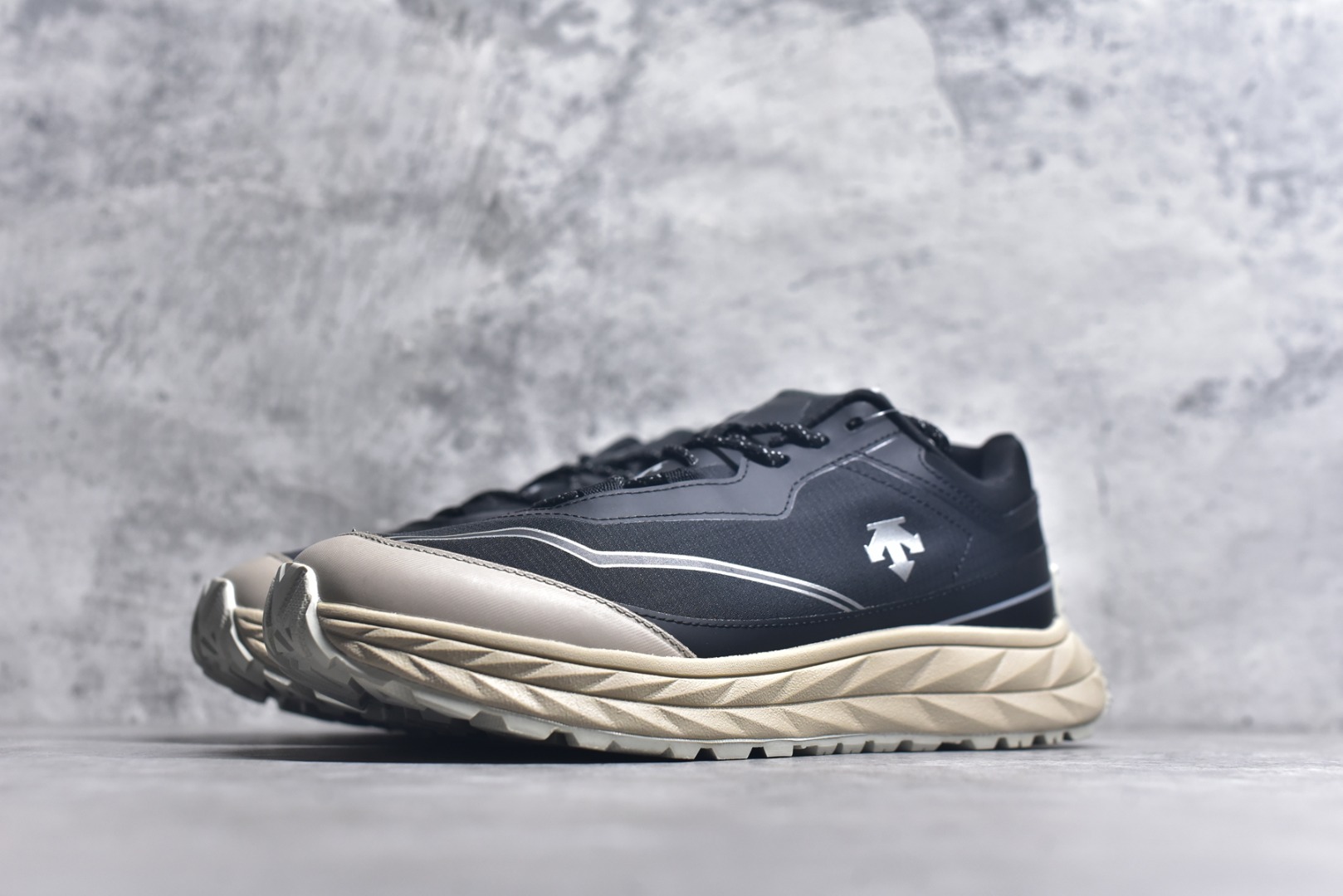 Descente Female Sneakers S