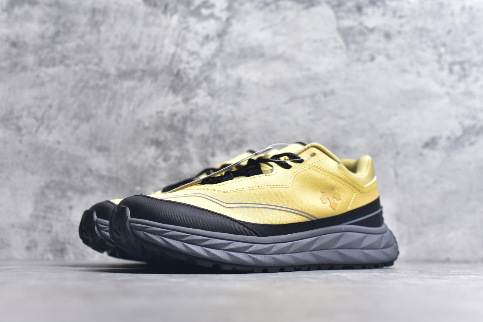 Descente Female Sneakers S