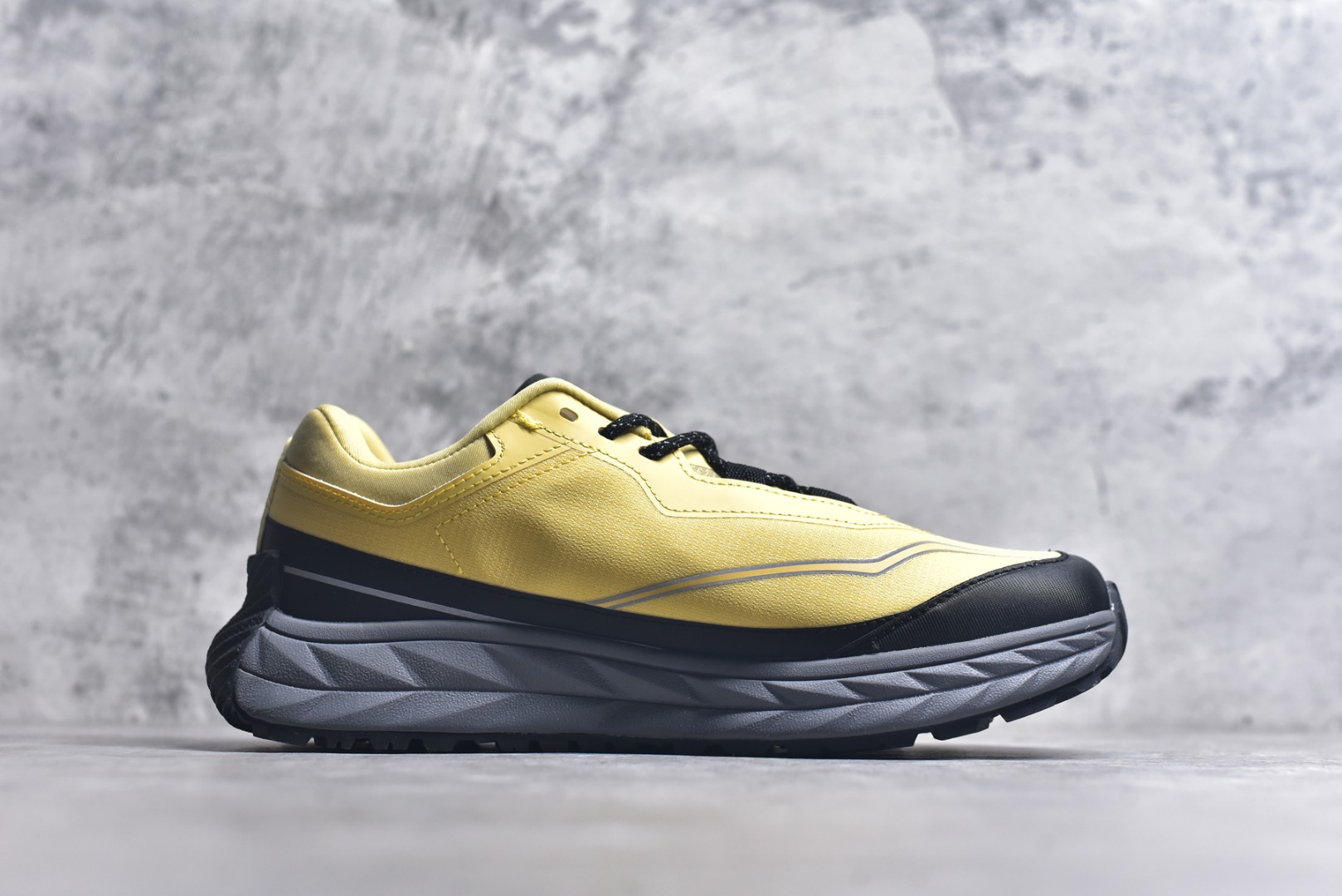 Descente Female Sneakers S