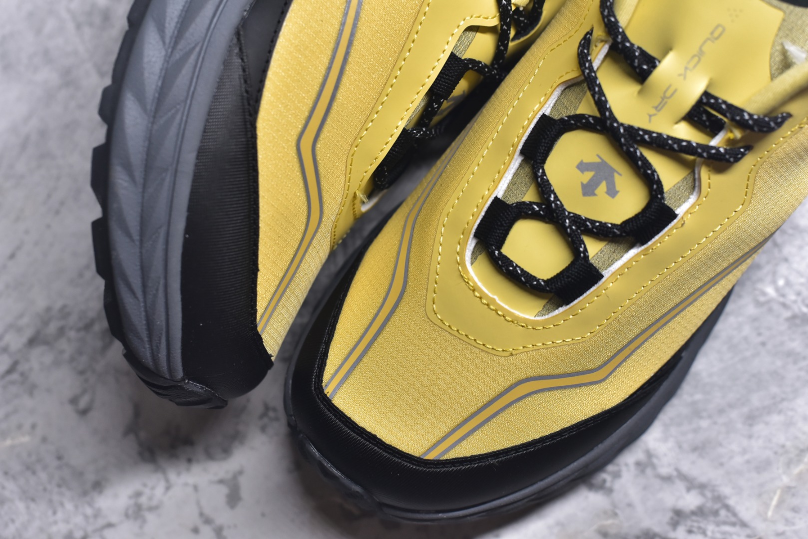 Descente Female Sneakers S