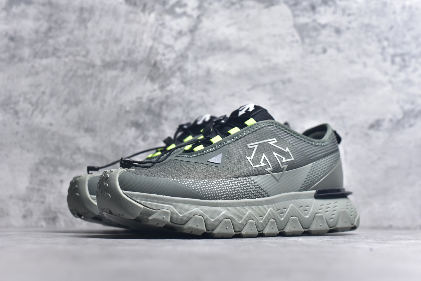 Descente Female Sneakers L-s