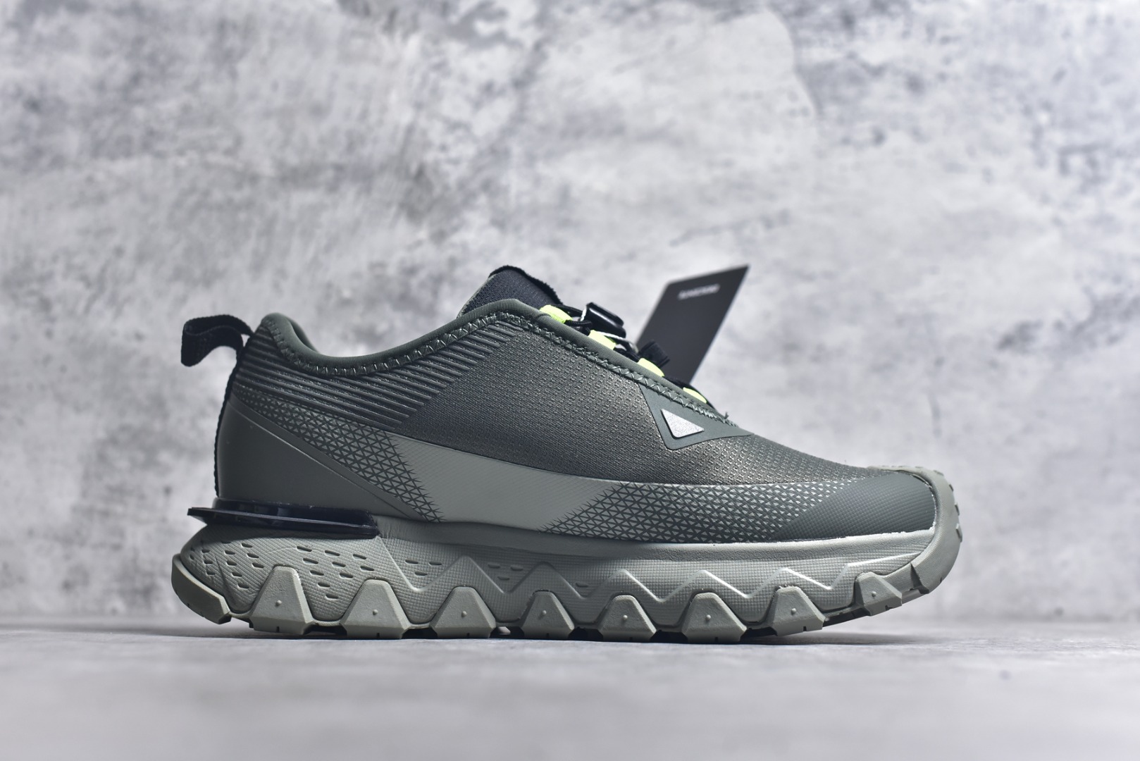 Descente Female Sneakers L-s