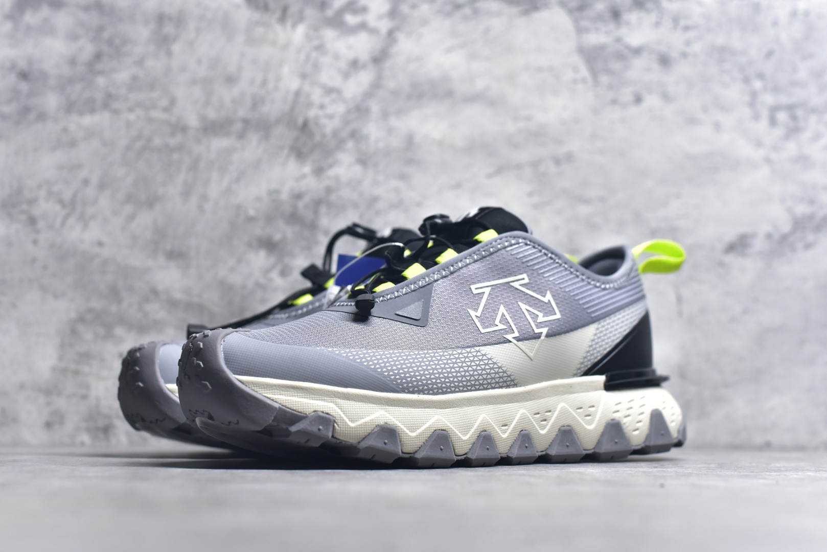 Descente Female Sneakers L-s