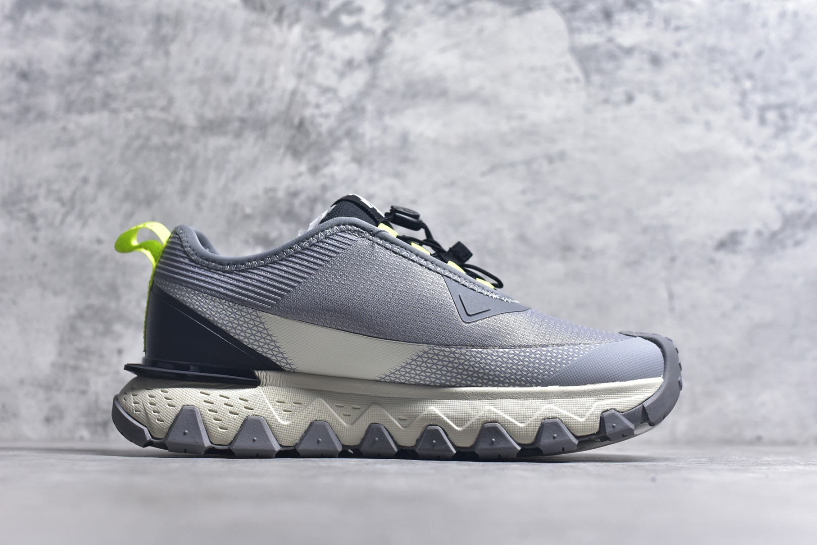 Descente Female Sneakers L-s