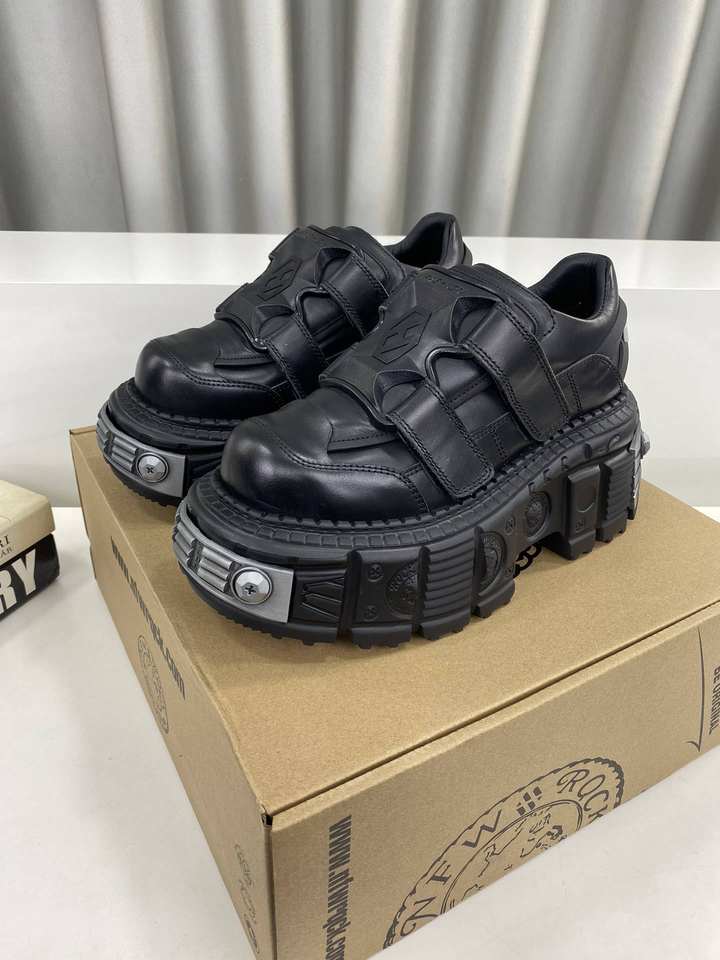 Calvin Klein Male Basic Shoes