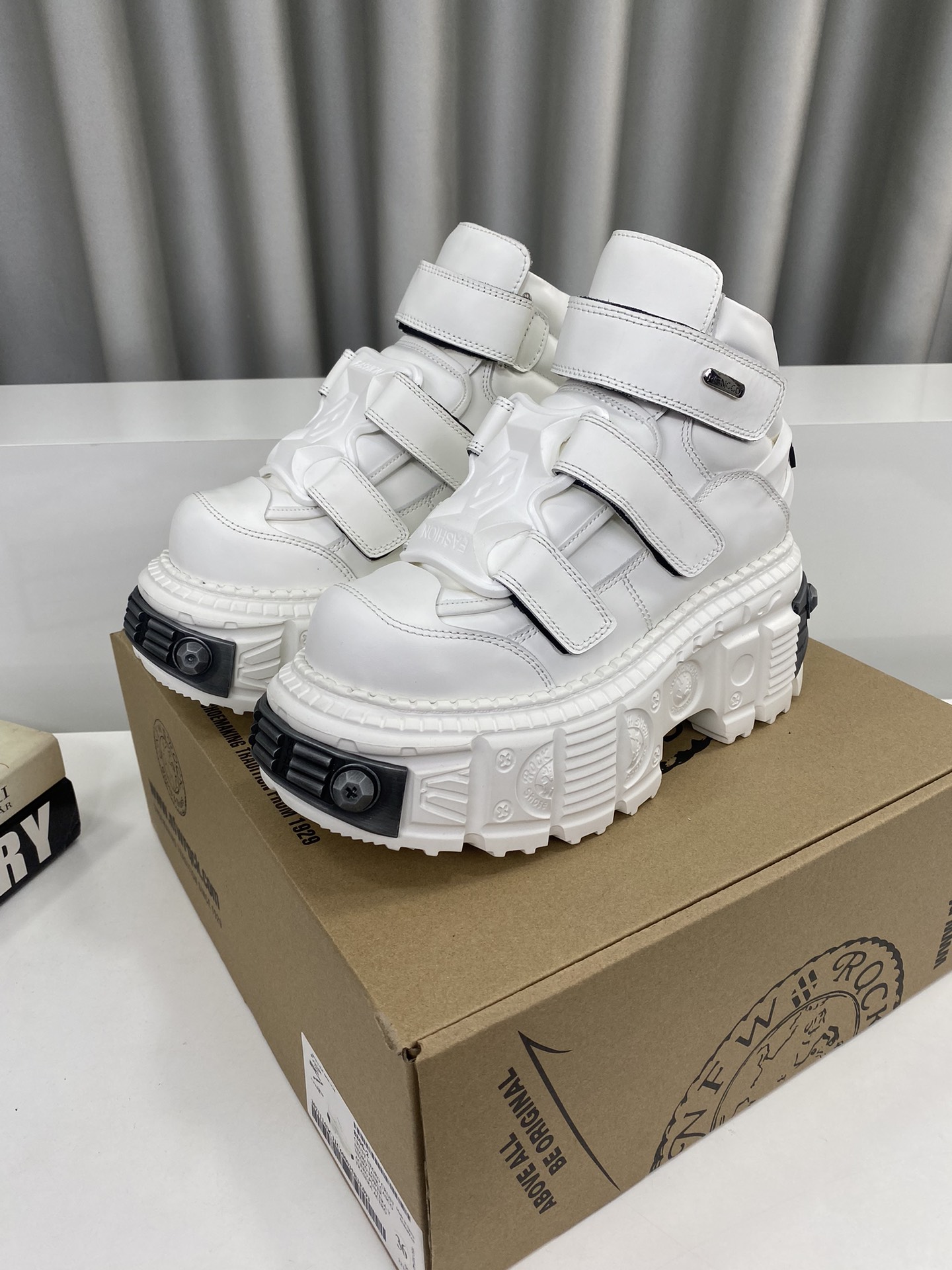 Calvin Klein Male Basic Shoes