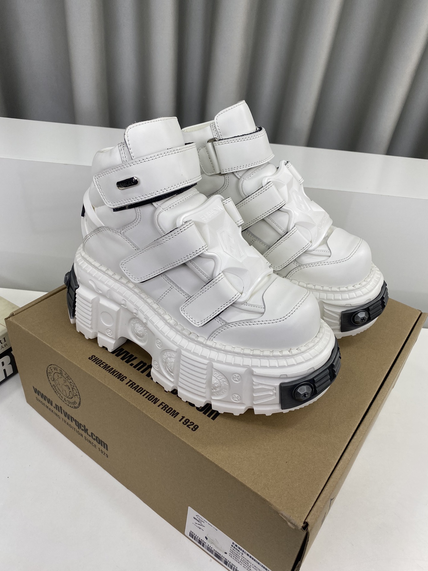 Calvin Klein Male Basic Shoes