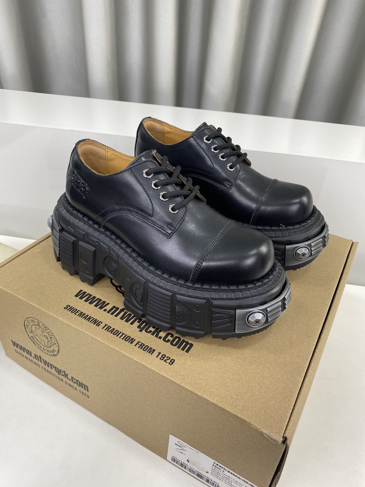 Calvin Klein Male Basic Shoes