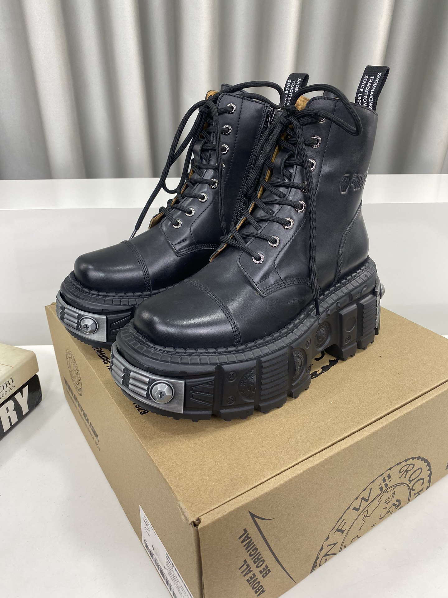 Calvin Klein Male Basic Shoes