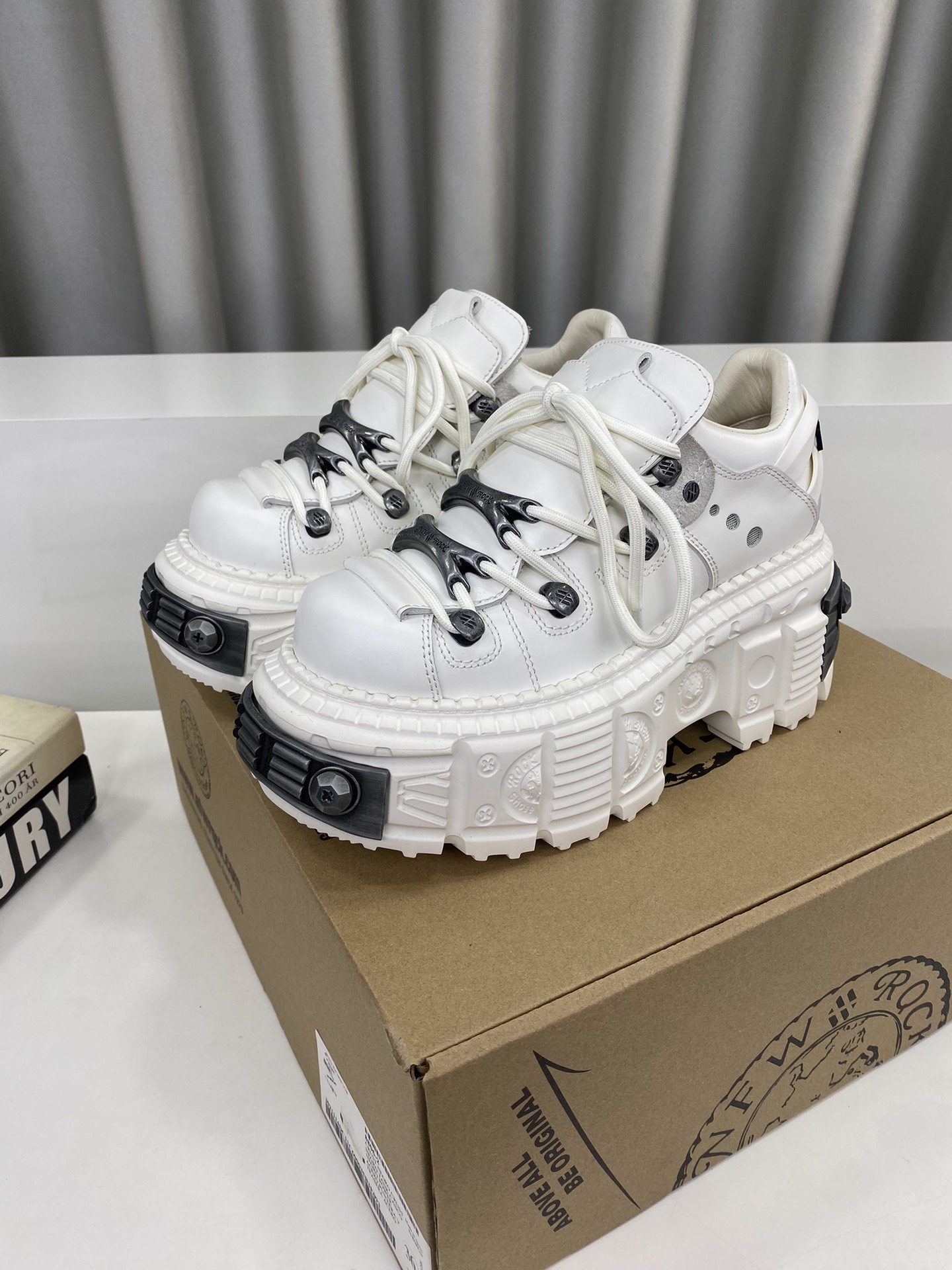 Calvin Klein Male Basic Shoes