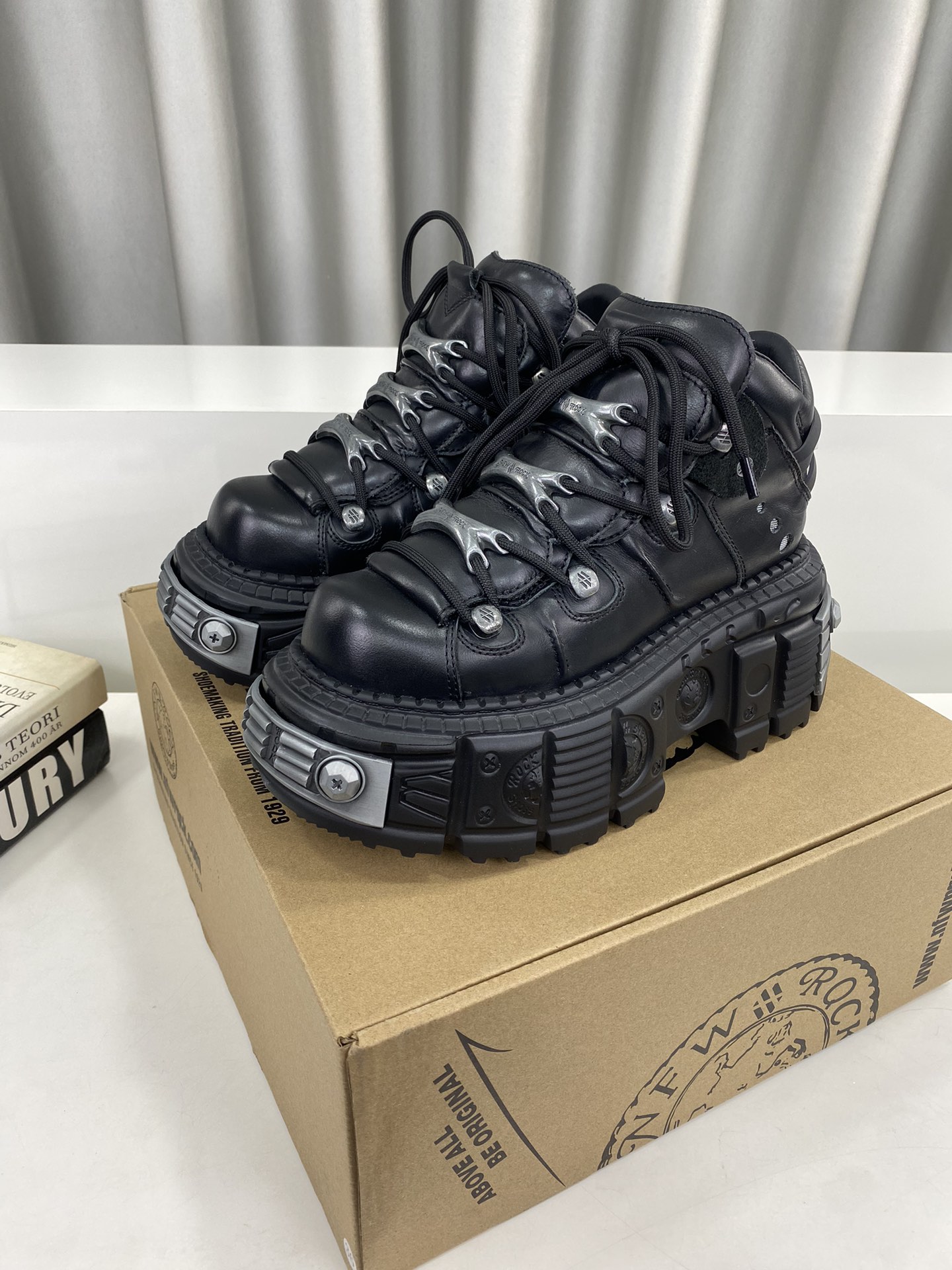 Calvin Klein Male Basic Shoes