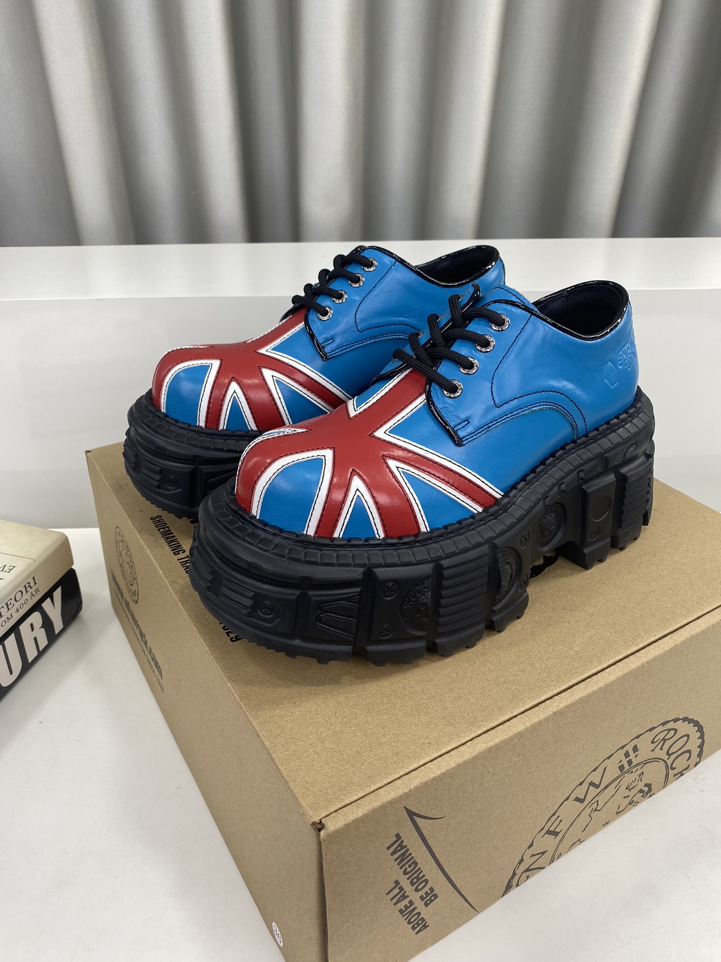 Calvin Klein Male Basic Shoes