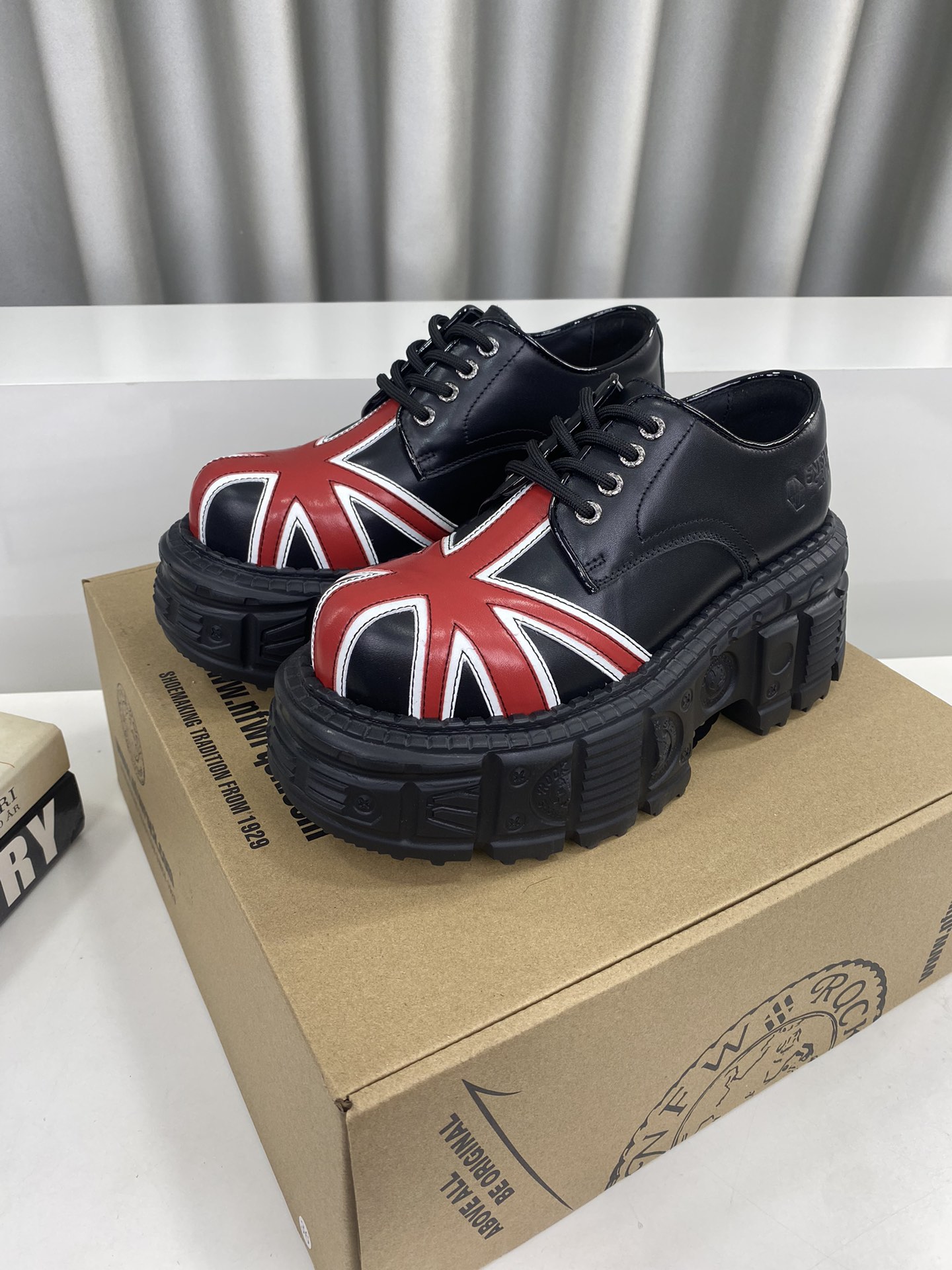 Calvin Klein Male Basic Shoes