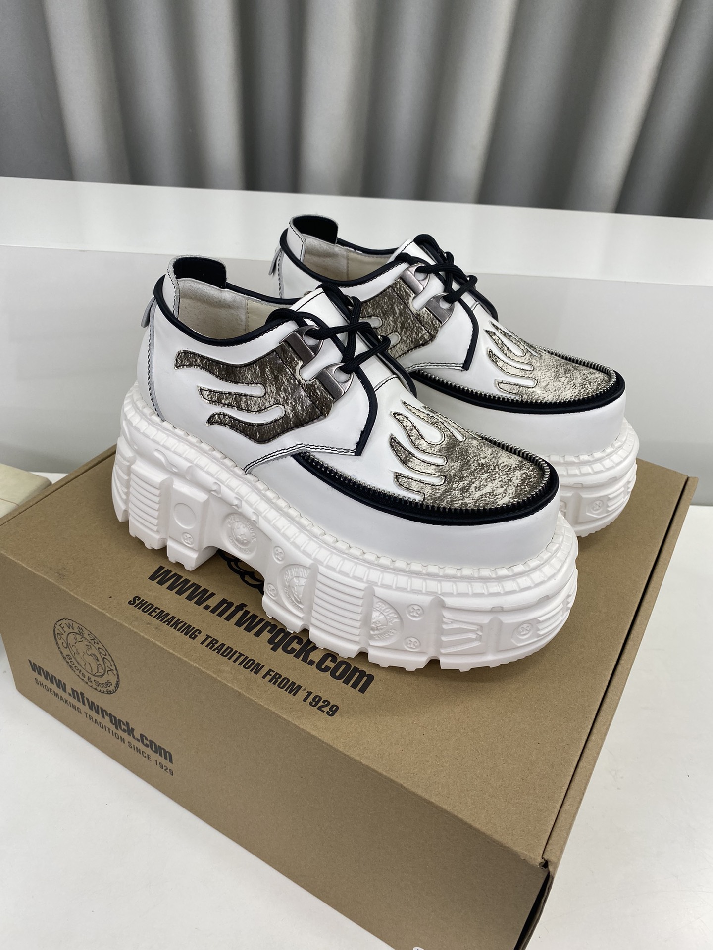 Calvin Klein Male Basic Shoes