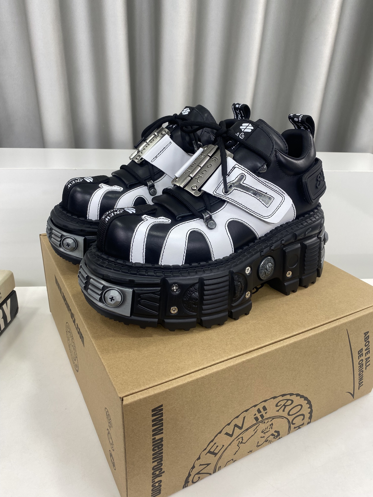 Calvin Klein Male Basic Shoes