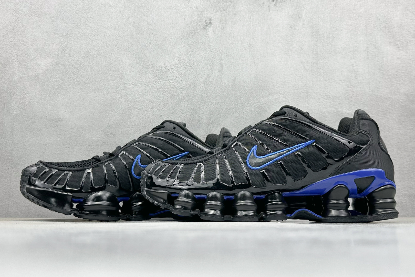 Nike Basic Shoes Gray L-s