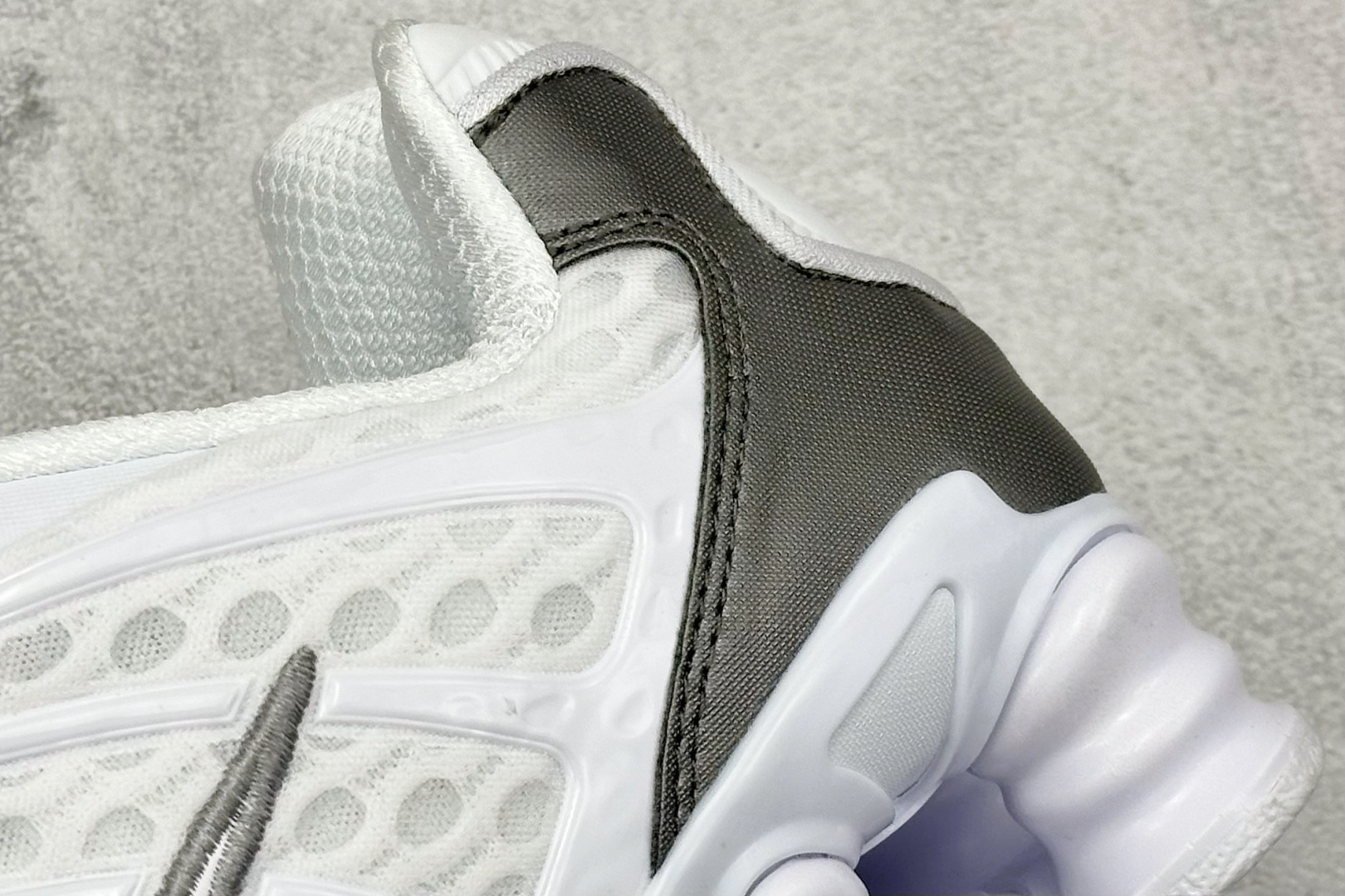 Nike Basic Shoes Gray L-s