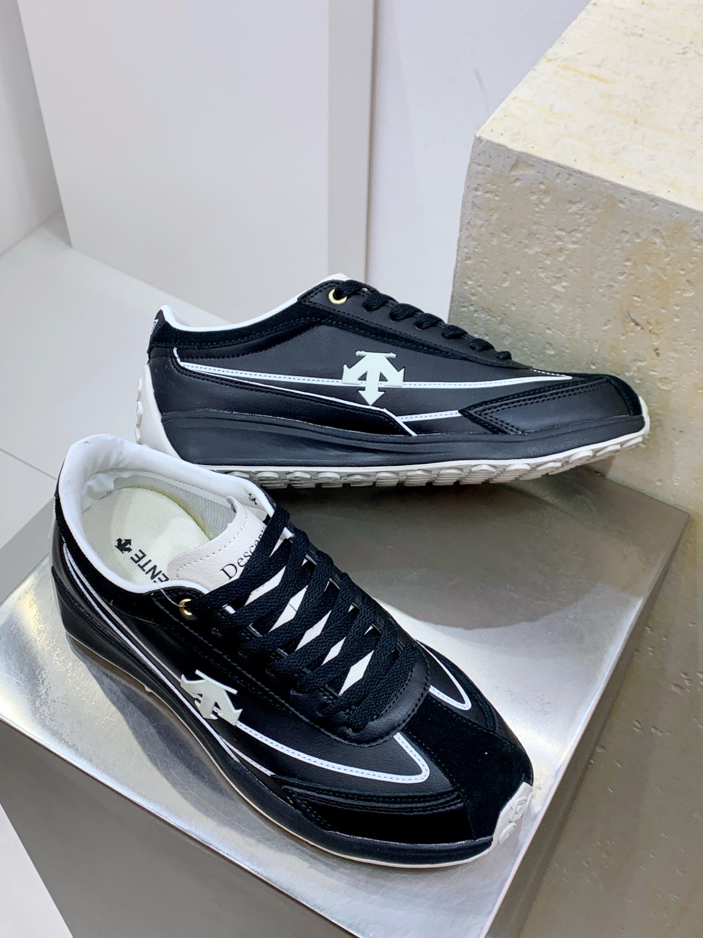 Descente Leather Shoes Cow Leather Breathable L-s