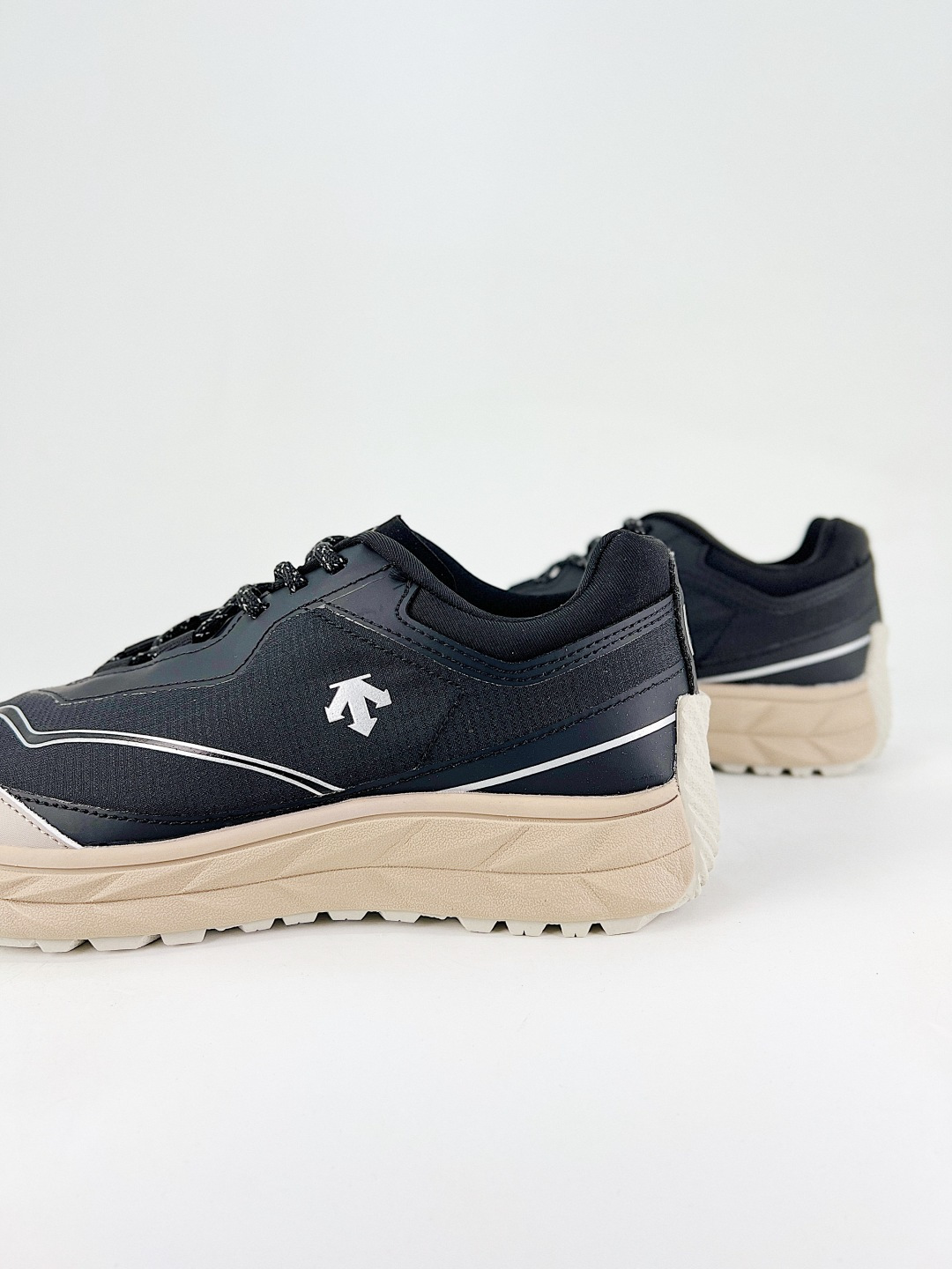 Descente Female Sneakers S