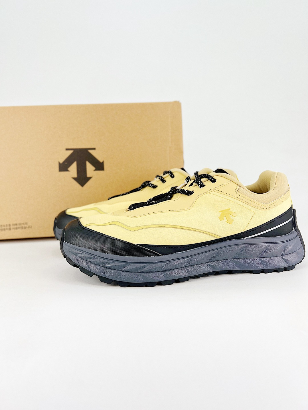 Descente Female Sneakers S