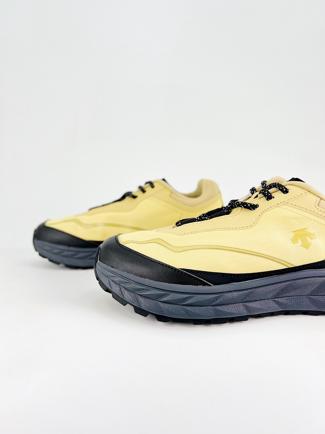 Descente Female Sneakers S