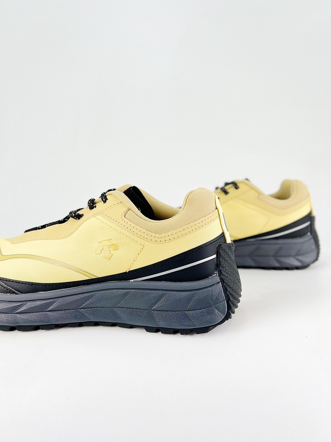 Descente Female Sneakers S
