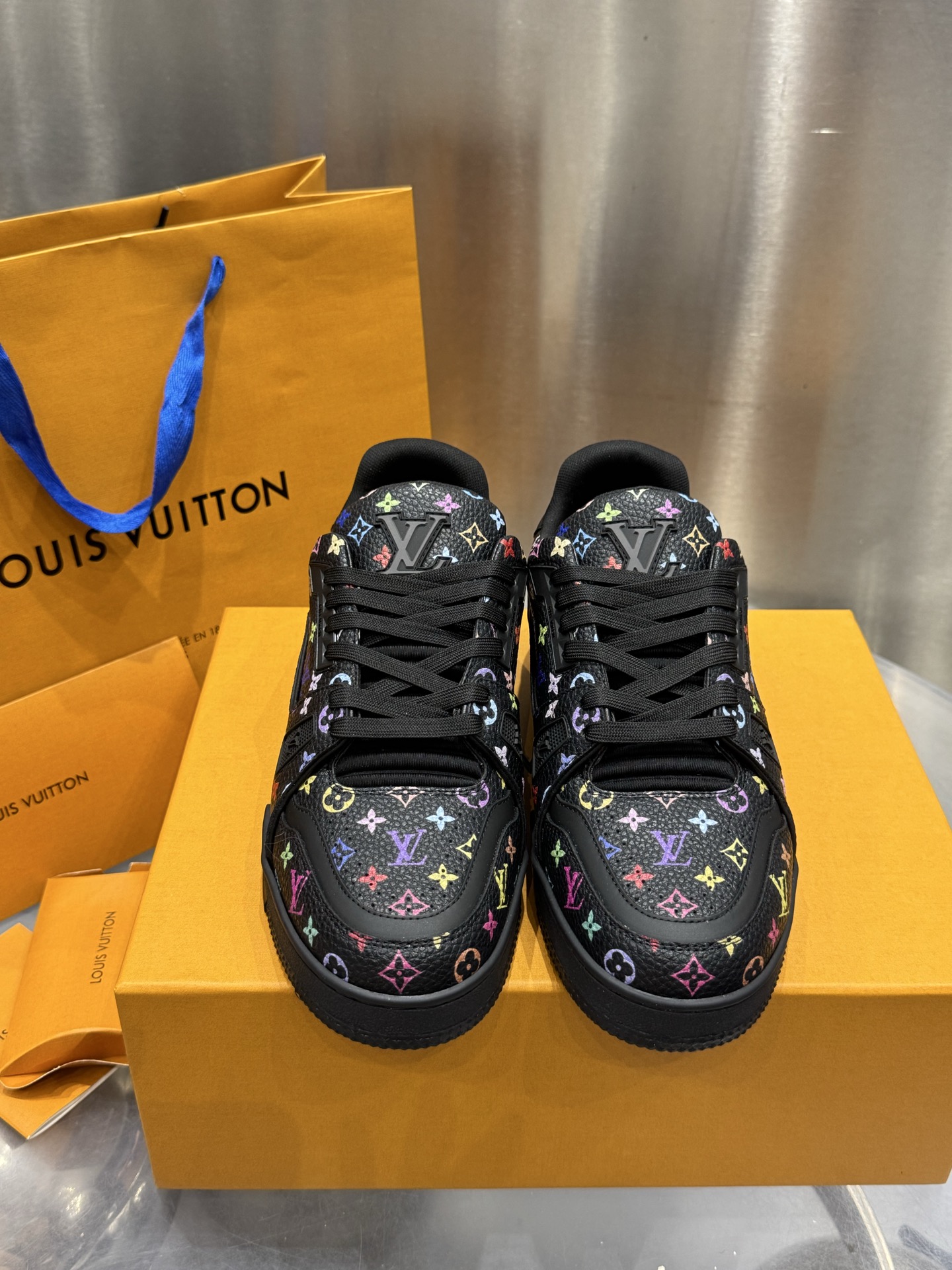 Louis Vuitton Male Sneakers M-l-s