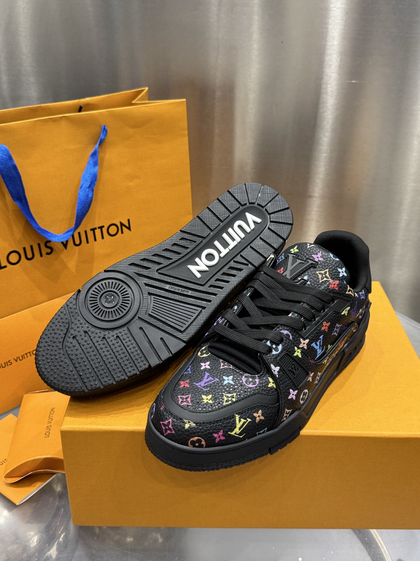Louis Vuitton Male Sneakers M-l-s