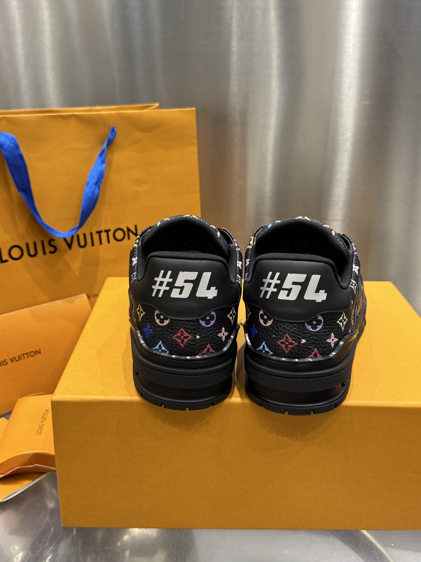 Louis Vuitton Male Sneakers M-l-s