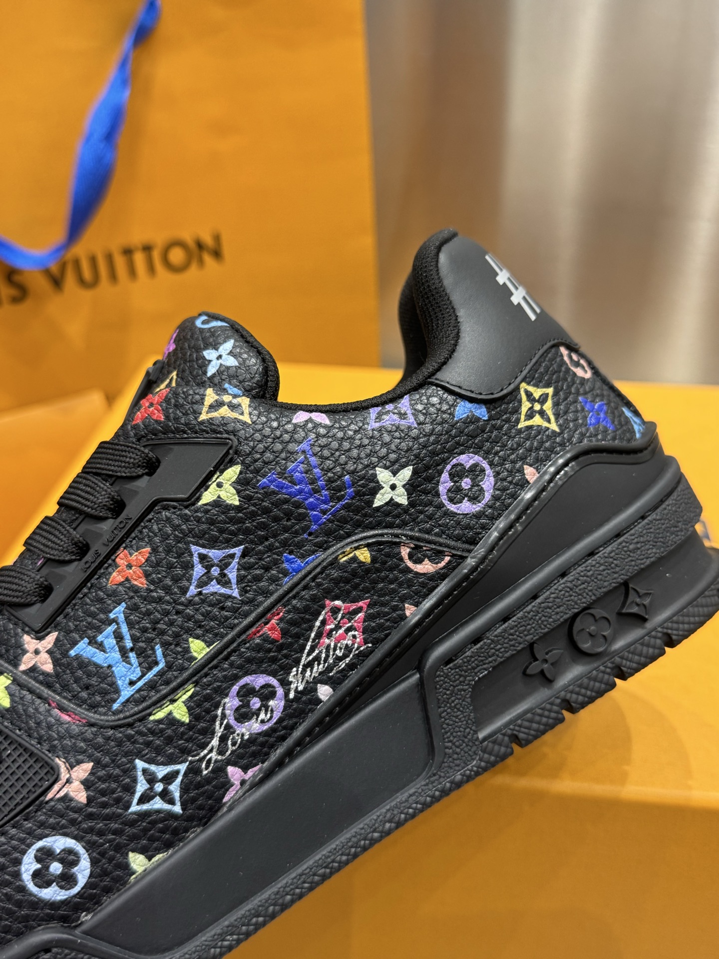 Louis Vuitton Male Sneakers M-l-s