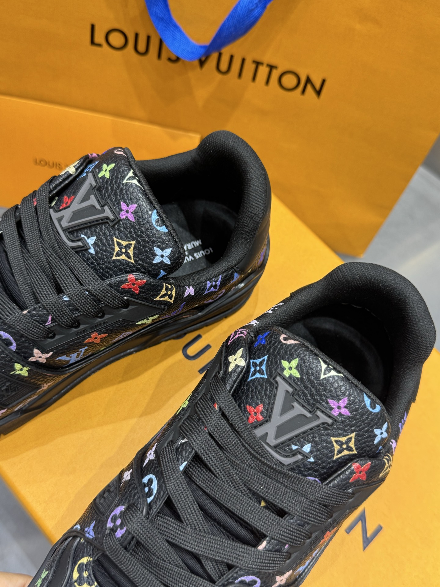Louis Vuitton Male Sneakers M-l-s