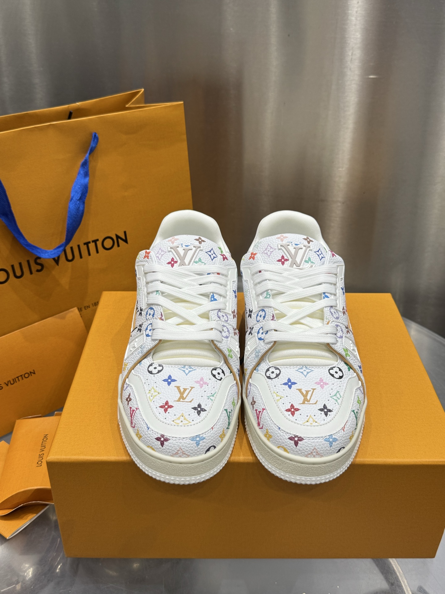 Louis Vuitton Male Sneakers M-l-s