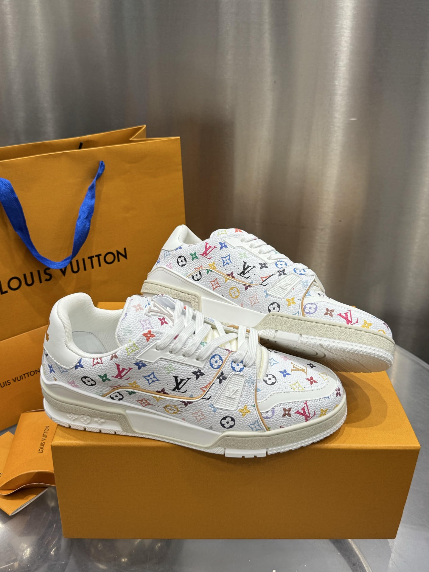 Louis Vuitton Male Sneakers M-l-s