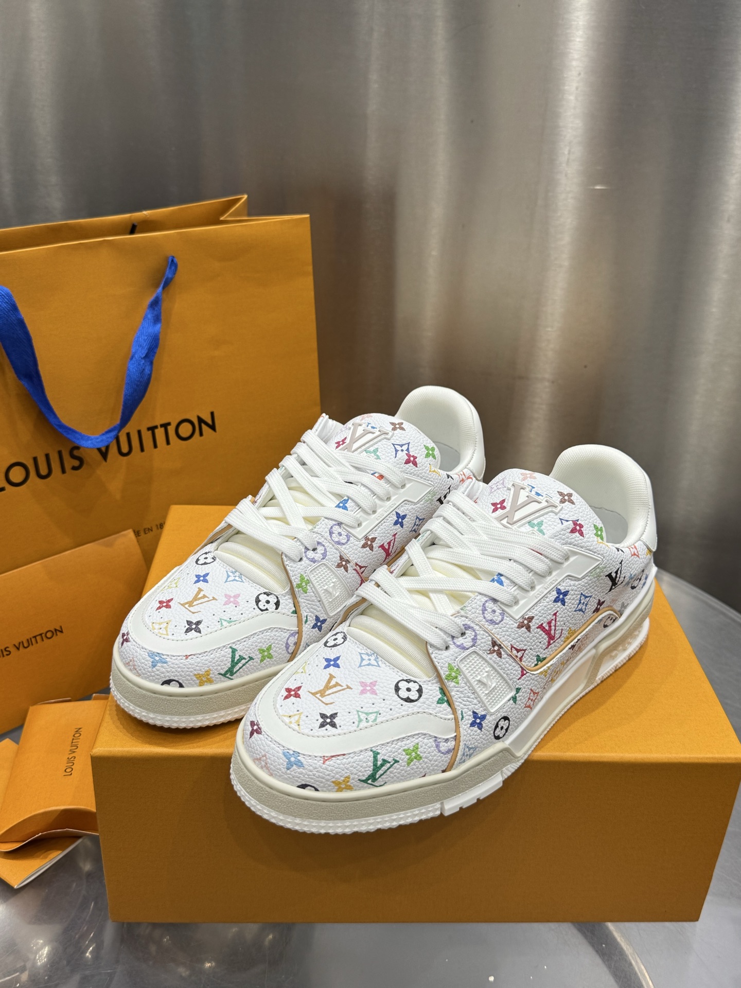 Louis Vuitton Male Sneakers M-l-s