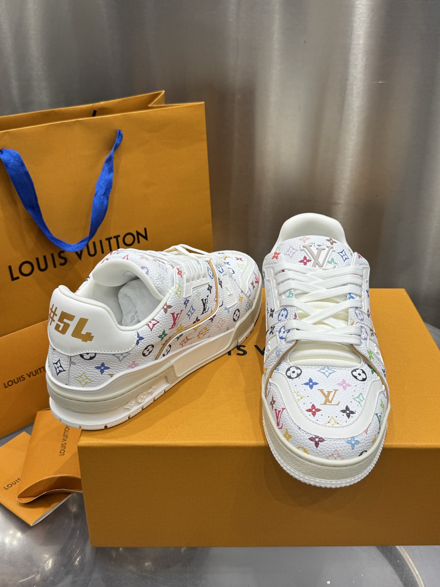 Louis Vuitton Male Sneakers M-l-s