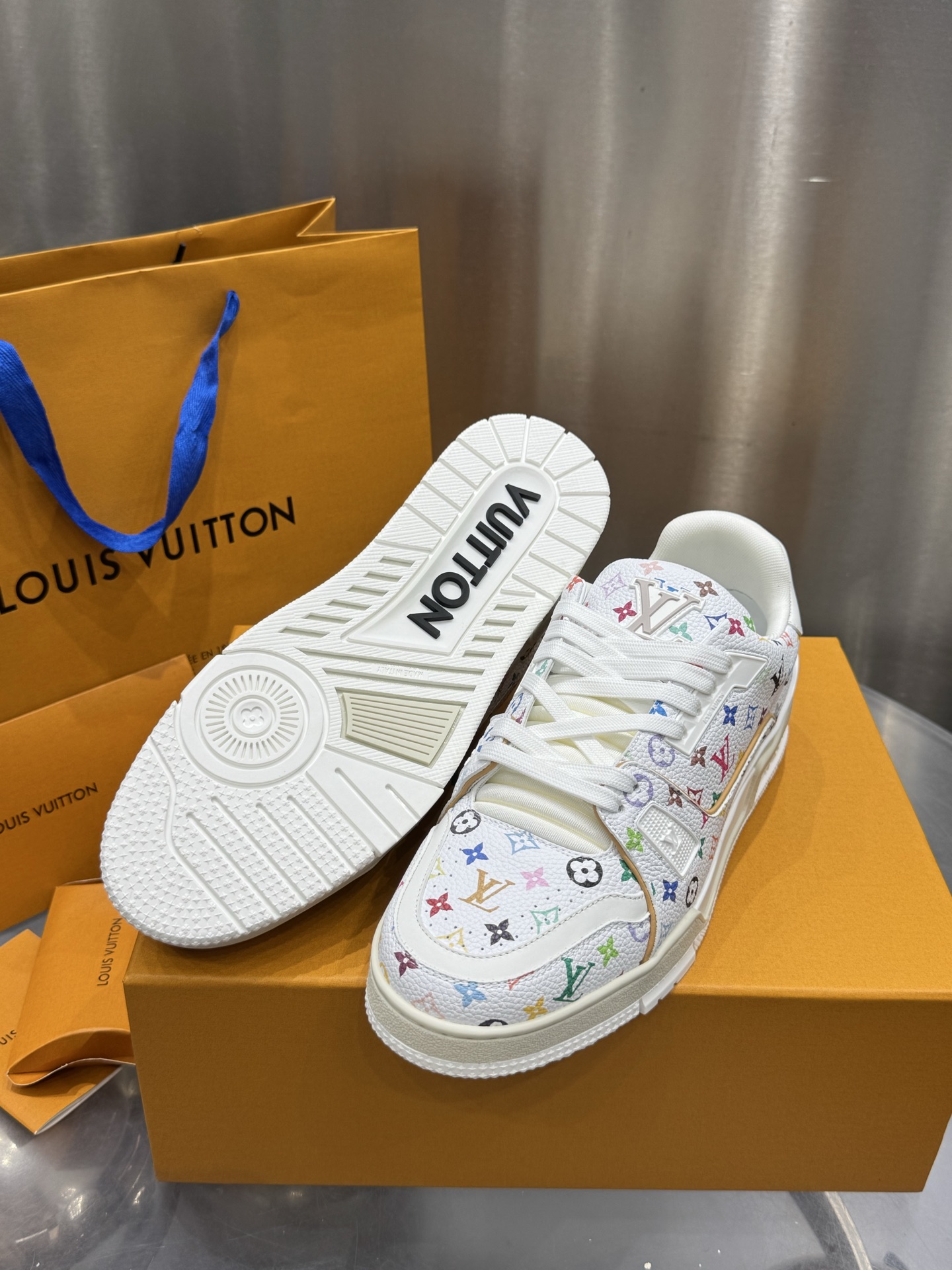 Louis Vuitton Male Sneakers M-l-s