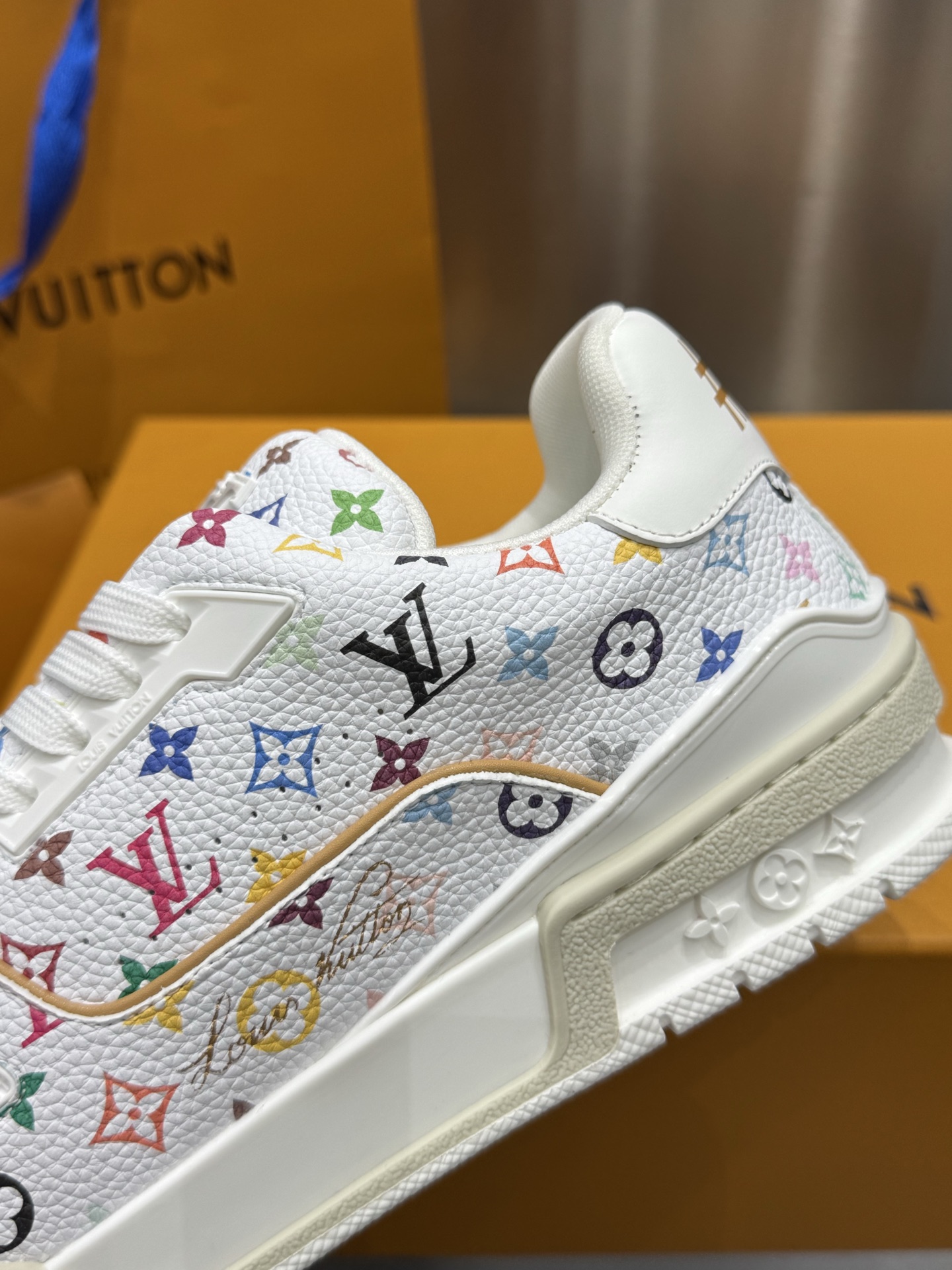 Louis Vuitton Male Sneakers M-l-s