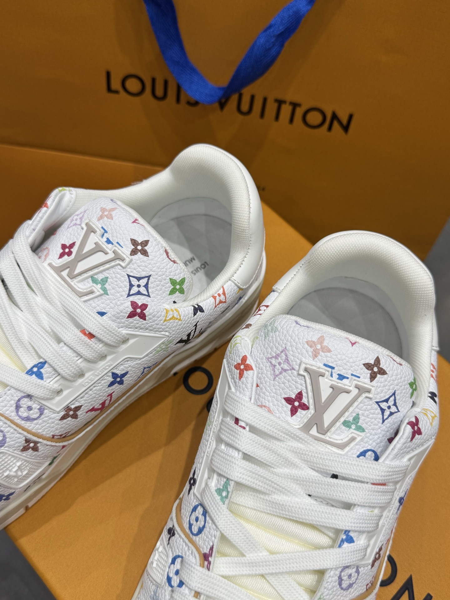 Louis Vuitton Male Sneakers M-l-s