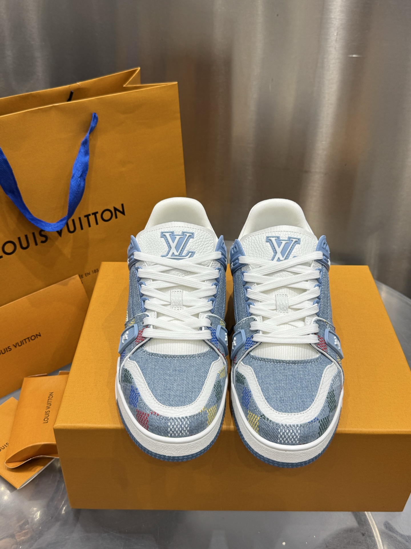 Louis Vuitton Male Sneakers M-l-s