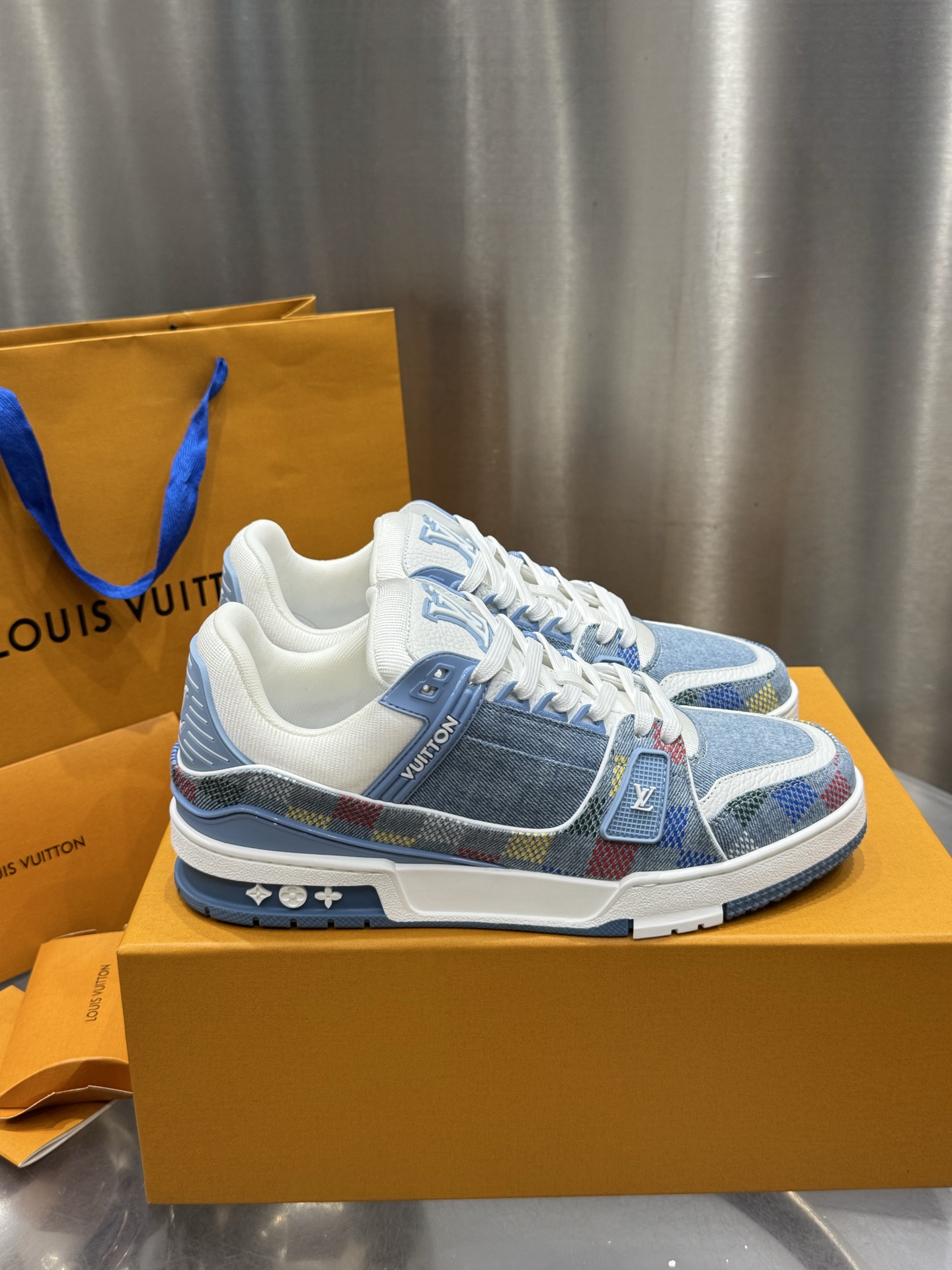 Louis Vuitton Male Sneakers M-l-s