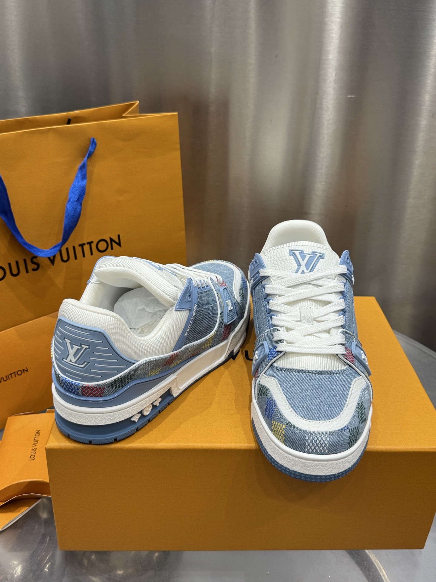 Louis Vuitton Male Sneakers M-l-s