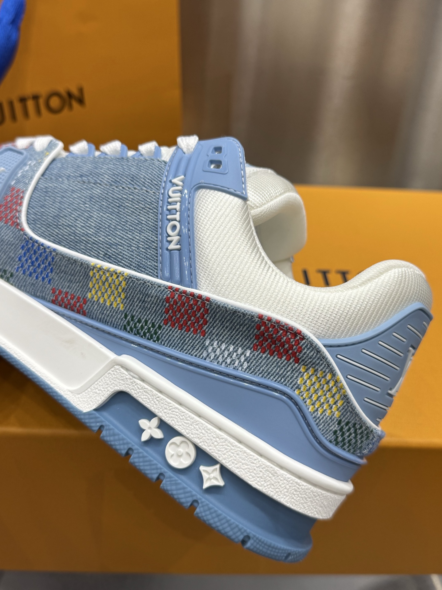 Louis Vuitton Male Sneakers M-l-s