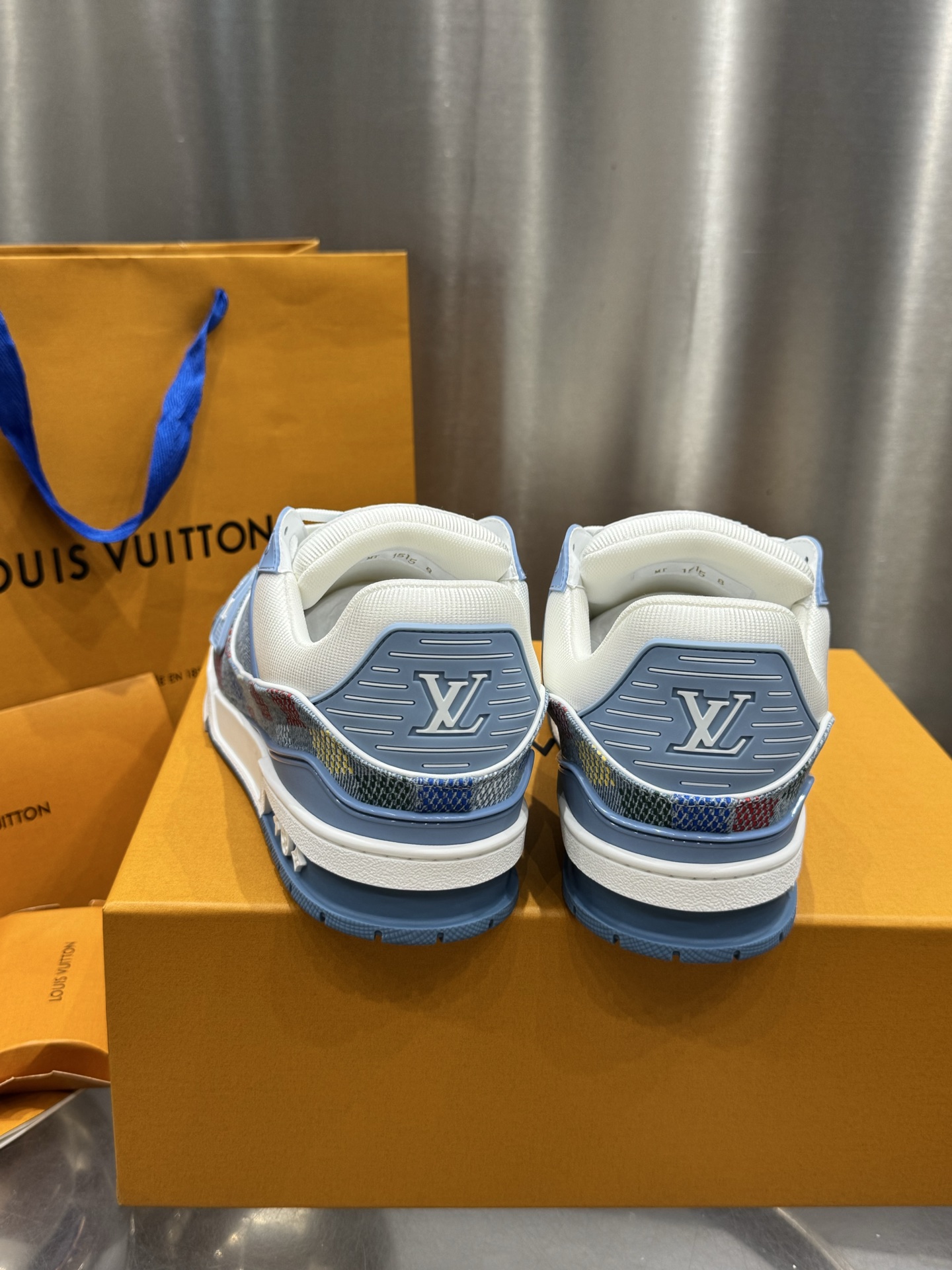 Louis Vuitton Male Sneakers M-l-s