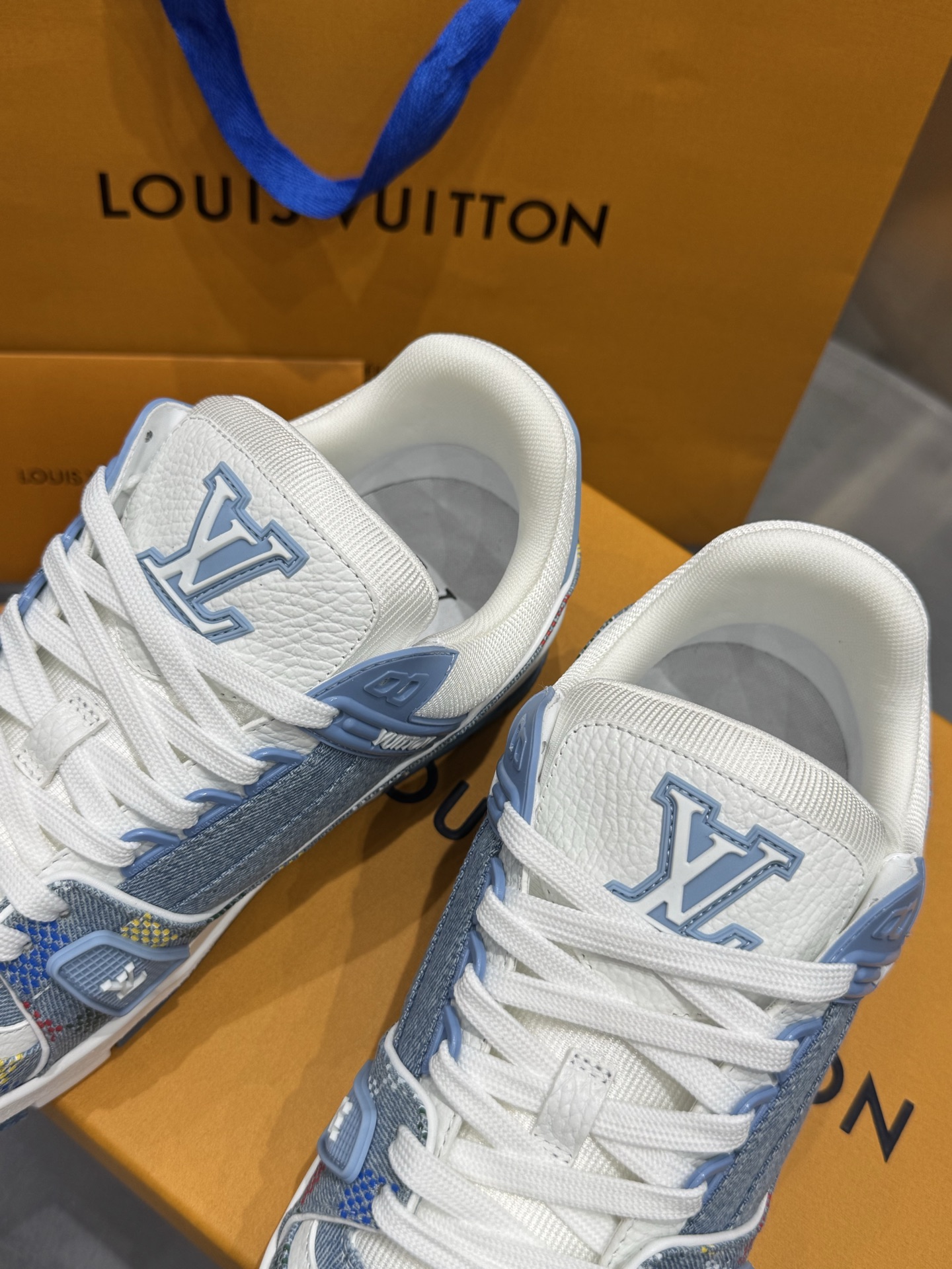 Louis Vuitton Male Sneakers M-l-s