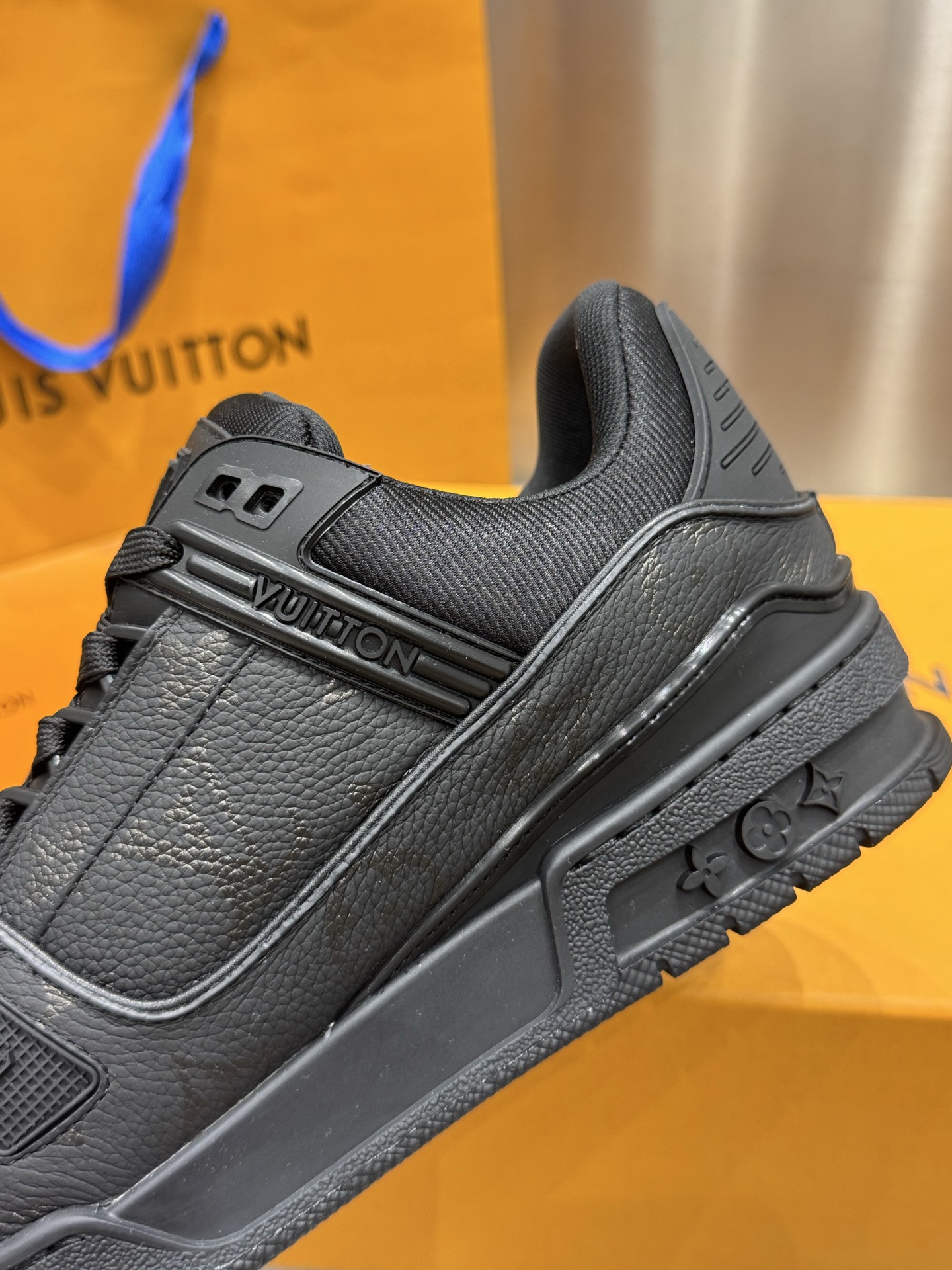 Louis Vuitton Male Sneakers M-l-s